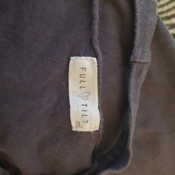 Cutout top - Picture 3 of 3